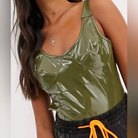 NWT ASOS DESIGN  • Vinyl sleeveless bodysuit with seam details in green Size 6 - Picture 1 of 5